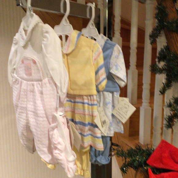 💕💕Host Pick💕💕🛍2 for $30🛍Baby girl 2 piece blummer outfit yellow & stripes - Picture 5 of 7